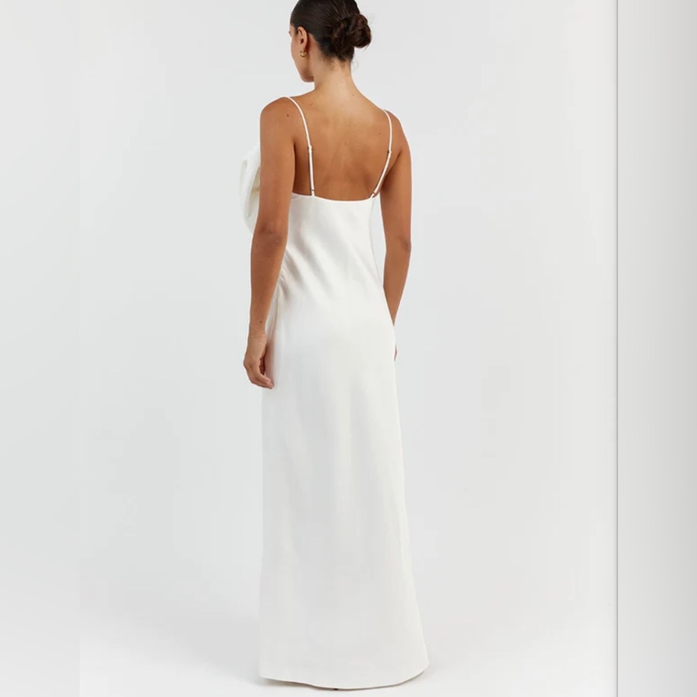 DISH AISLE WHITE FRONT BOW MIDI DRESS - 4 - Picture 4 of 14